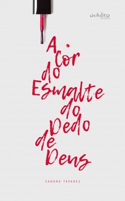 A cor do esmalte do dedo de Deus