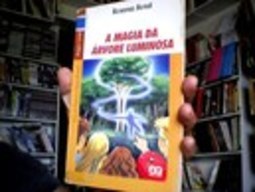 A Magia da Árvore Luminosa