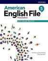 American English File 5 - Student Book With Online Practice - Third Edition: D30