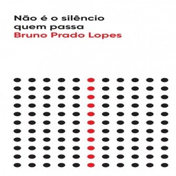 Não é o silêncio quem passa