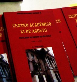 POETAS E PROSADORES ACADÊMICOS