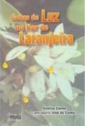 Gotas de Luz na Flor de Laranjeira