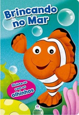 Brincando no mar