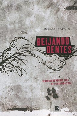 Beijando Dentes