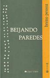 Beijando Paredes