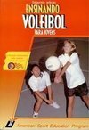 Ensinando voleibol para jovens