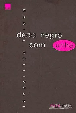 DEDO NEGRO COM UNHA