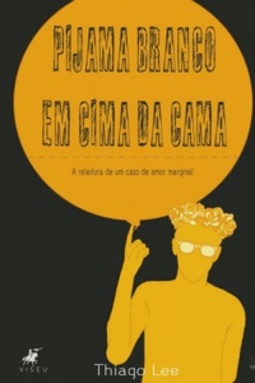 Pijama Branco em Cima da Cama