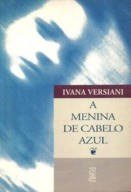A menina de cabelo azul